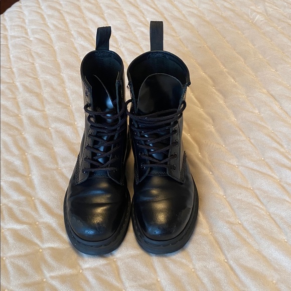 Dr Martens ladies size 6 US - Picture 14 of 16